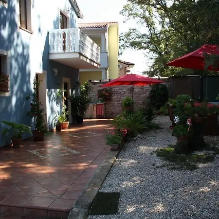 Studio In Duba With Terrace, Air Conditioning, Wi-fi, Washing Machine Appartement *