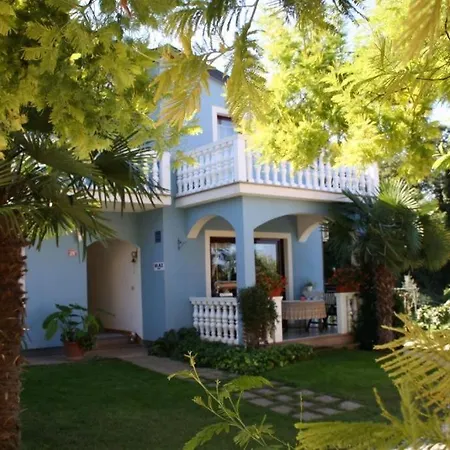 Studio In Duba With Terrace, Air Conditioning, Wi-fi, Washing Machine * Pelegrin