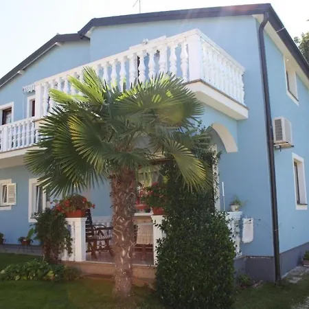 Studio In Duba With Terrace, Air Conditioning, Wi-fi, Washing Machine Pelegrin