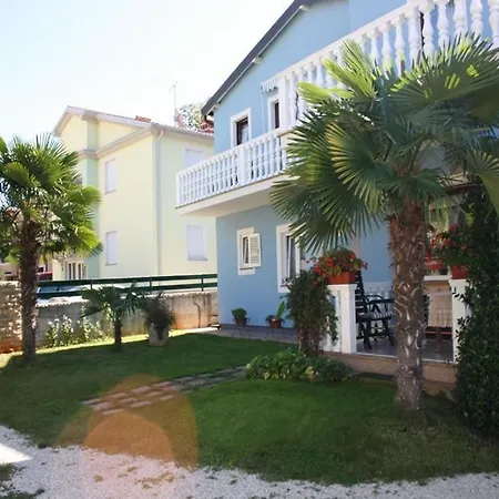 Studio In Duba With Terrace, Air Conditioning, Wi-fi, Washing Machine