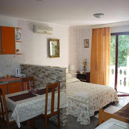 Apartmán Studio In Duba With Terrace, Air Conditioning, Wi-fi, Washing Machine *
